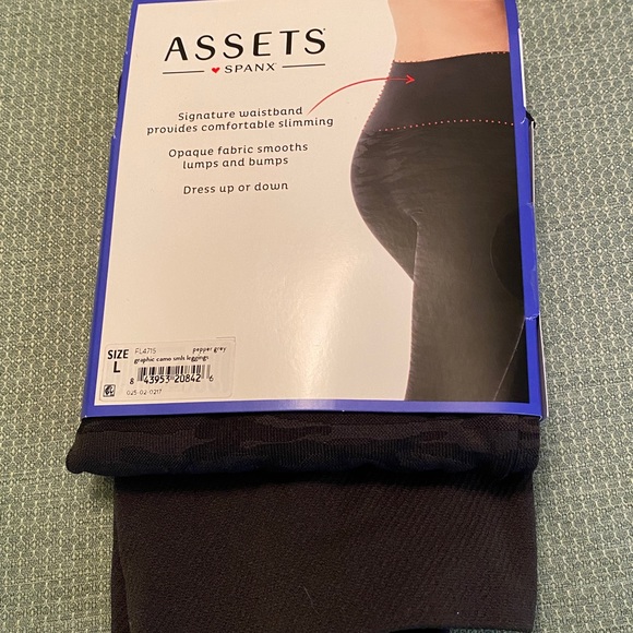 Assets by SPANX Ultimate Shaping Seamless Leggings Gray Camouflage Sz Large NWT - Picture 6 of 7